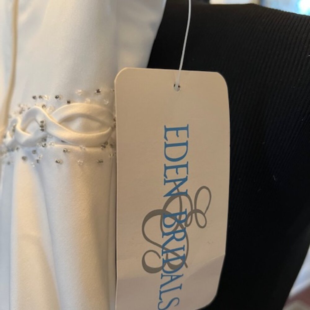 NWT Eden Bridal Flower Girl Dress Satin White Size 4 - Picture 3 of 12